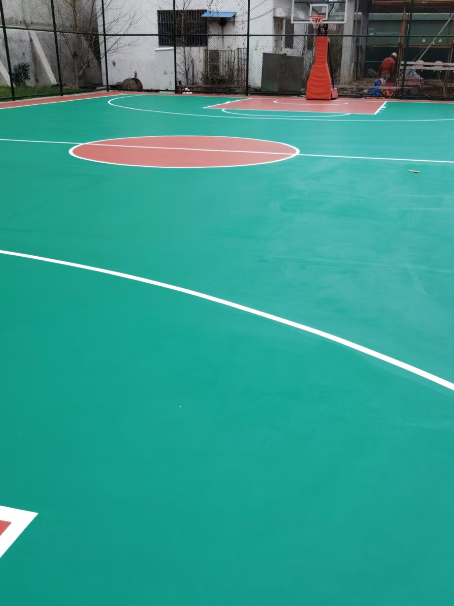 长城区 球场长期使用易出现地面开裂